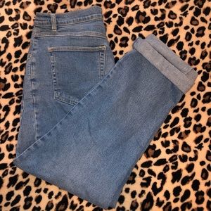 🌼 super cute mom jeans 🌼